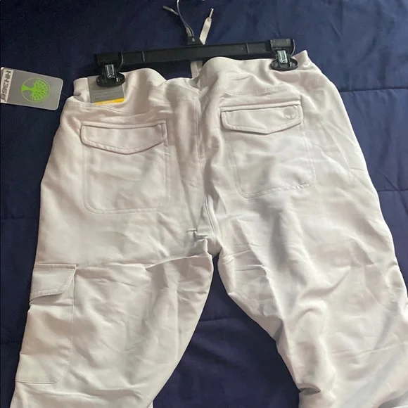 Gray Scrub Set with Pockets - Picture 8 of 8